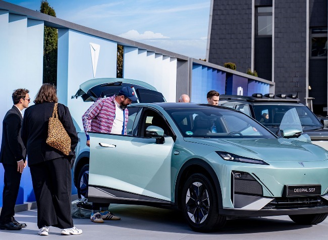 China, EU Agree on Price Undertaking Guidance for Chinese Electric Vehicles: Commerce Ministry