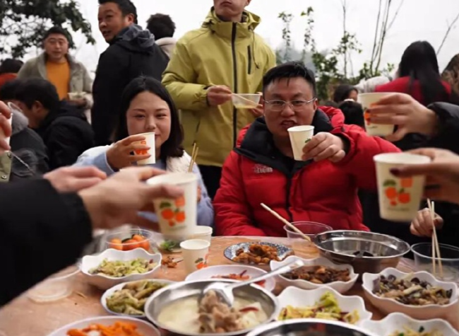 From One Call for Help to a Viral Gathering: How a Rural Pork Feast Warmed China's Winter