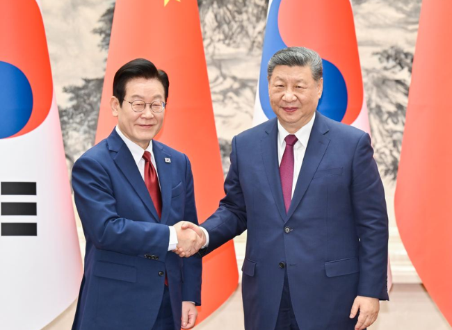 Xi Holds Talks with ROK President Lee Jae Myung