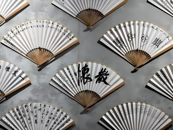 Celebrating Chinese New Year: Miniature Art Exhibition Opens in Chongqing