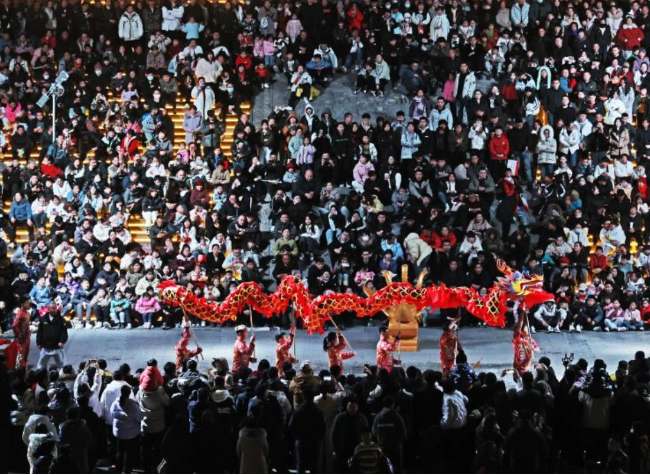Traditional Culture Shines as Festive Travel Surges During Spring Festival Holiday