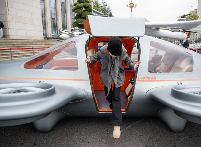 Electric Vertical Takeoff and Landing Aircraft, Humanoid Robots Make Debut in Wuhan, China's Hubei
