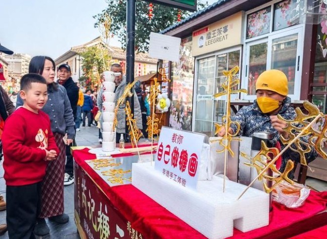 China's Consumer Spending Reports Steady Growth in Spring Festival Holiday