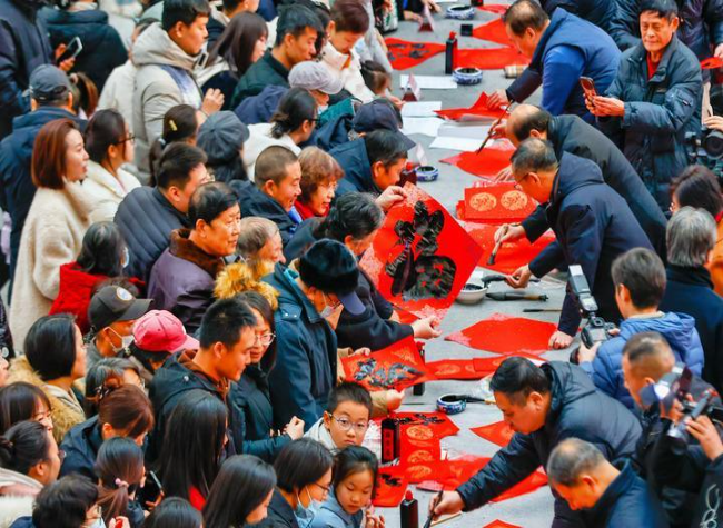China Rolls Out Shopping Campaign to Boost Spring Festival Consumption
