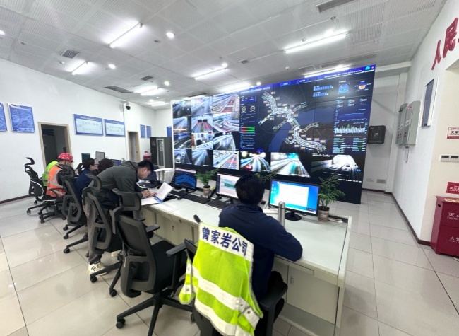 Inside Chongqing's 'Hard-Core' Bridge Tech: How a Megacity Keeps Traffic Safe