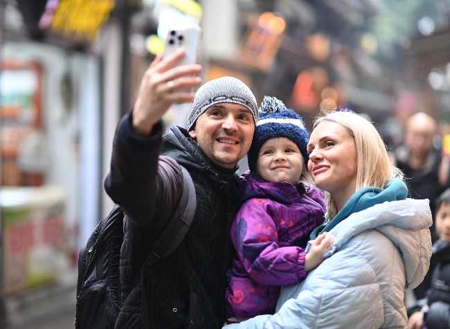 From "Visit Chongqing" to "Buy in Chongqing": Tourism Products Gain Ground Among Overseas Travelers