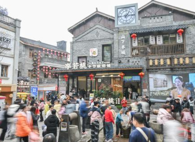 Chongqing's Yogurt Brand Liruotao Emerges as a 'Dark Horse' in China's Booming Tea Beverage Market