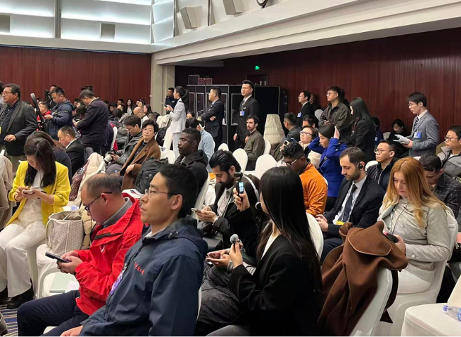 Foreign Journalists Highlight Chongqing's Tech, Education and Tourism Development at Open Day | Natalia's Vlog