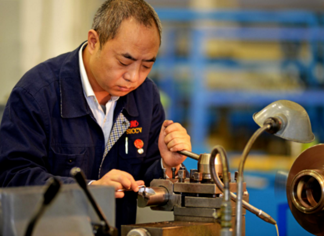 NPC Deputy Liu Ping's 39-Year View of China's Shift From Hand Tools to Smart Factories丨Two Sessions Story