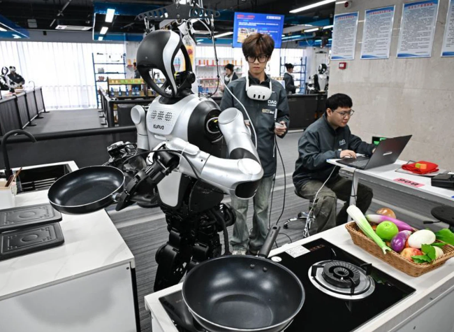 More Smart Devices Used in China's Household Service Sector