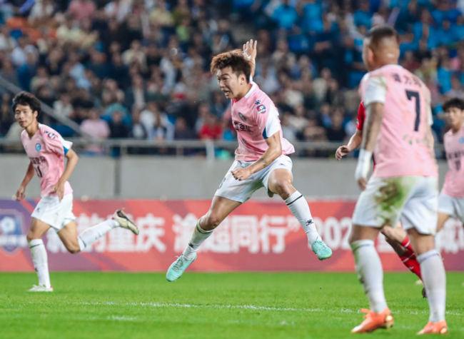 Football Fever in Chongqing: Inaugural City League Final Draws Record-Breaking Crowd