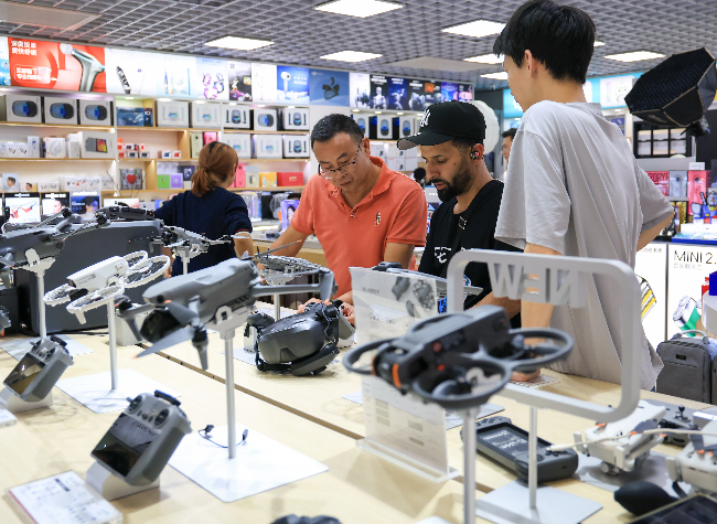 Economic Watch: Holiday Consumption Market Underscores New Growth Drivers of Chinese Economy