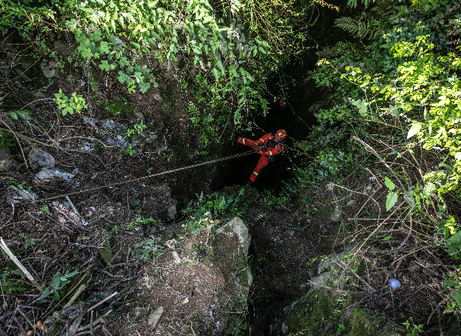 Chongqing Cracks Down on Waste Pollution Hidden Inside Karst Caves