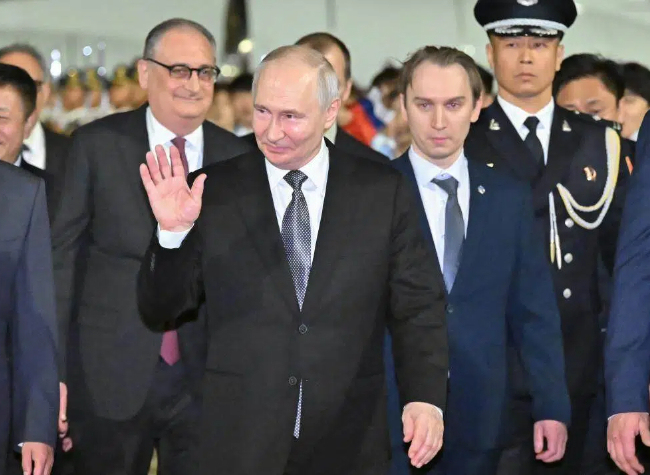 Putin Arrives in Beijing for State Visit to China