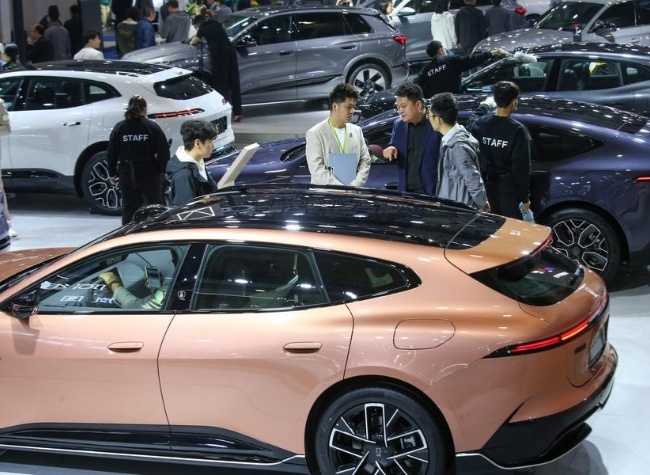 China Seeks to Step Up Regulation of NEV Battery Recycling