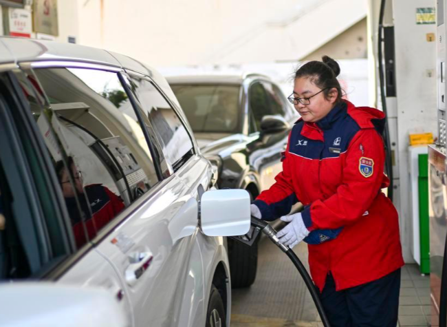 China to Cut Retail Prices of Gasoline, Diesel