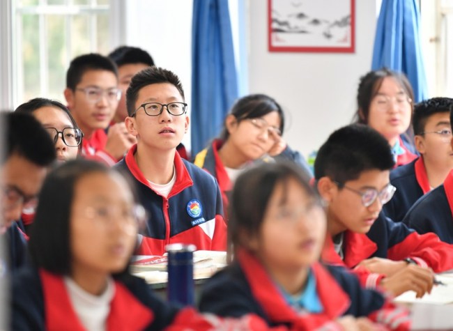 Juvenile Prosecution Figures Down Year on Year in China: White Paper