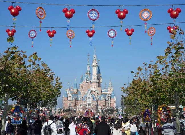 Theme Parks Drive Surge in China's Summer Tourism Market