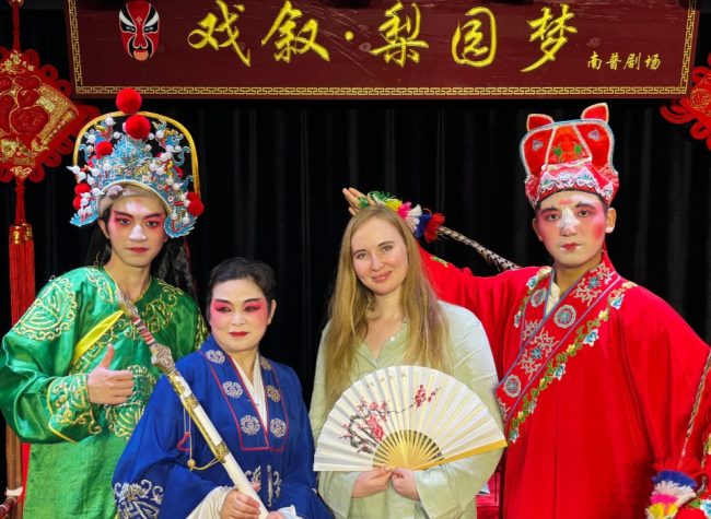 Redefining Aging③ – The Enduring Melody of Sichuan Opera