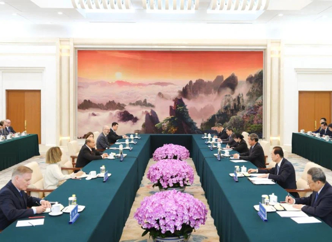 Chinese Vice Premier Meets U.S. Representative Lou Correa