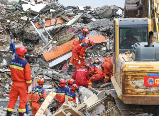 8 Dead, 34 Missing After Mountain Collapse Hits China's Chongqing