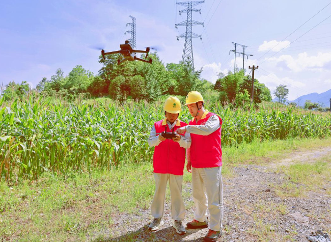 How Long-Distance Power and New Gas Plants Kept Chongqing's Grid Steady in Record Heat