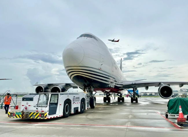 China Opens 92 New International Air Cargo Routes in First Half of Year