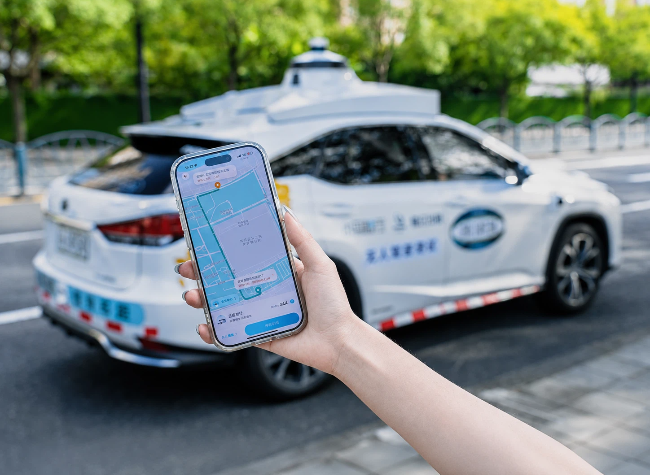 Robotaxi Expansion Accelerates as China and U.S. Players Test Different Models