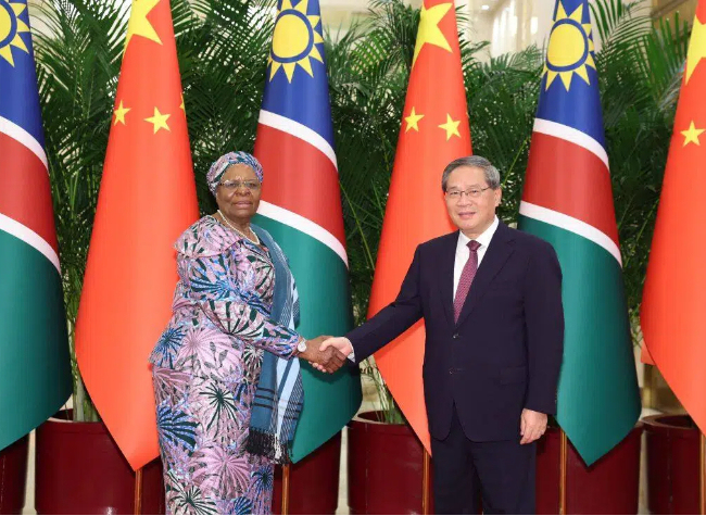 Chinese Premier Meets Namibian President in Beijing