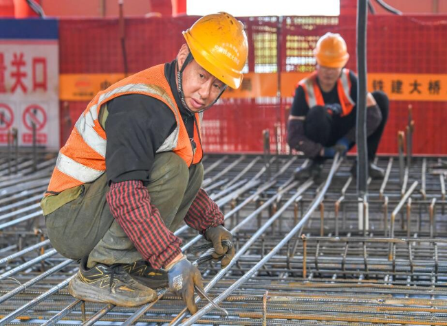 Heatwave-Proof "Cooling Recipes" Keep Chongqing Railway Projects on Track