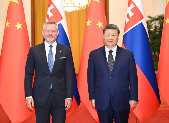 Xi Holds Talks with Slovak President in Beijing