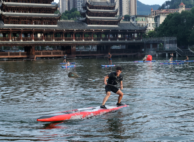 Chongqing's Summer Retreat Market Shifts as Travelers Seek "Emotional Value" Over Mere Coolness
