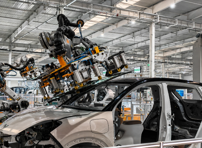 Global Automakers Double Down on China with New Joint Venture Renewal Wave