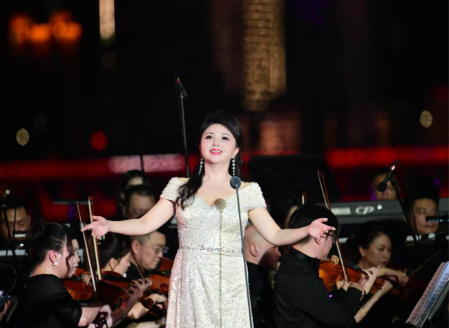 Chongqing Unveils Weekly Riverside Concert Series on Nanbin Road
