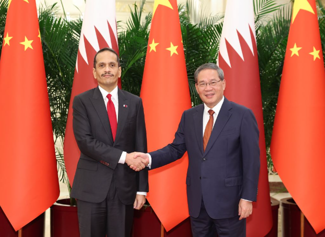 Chinese Premier Meets Qatari PM