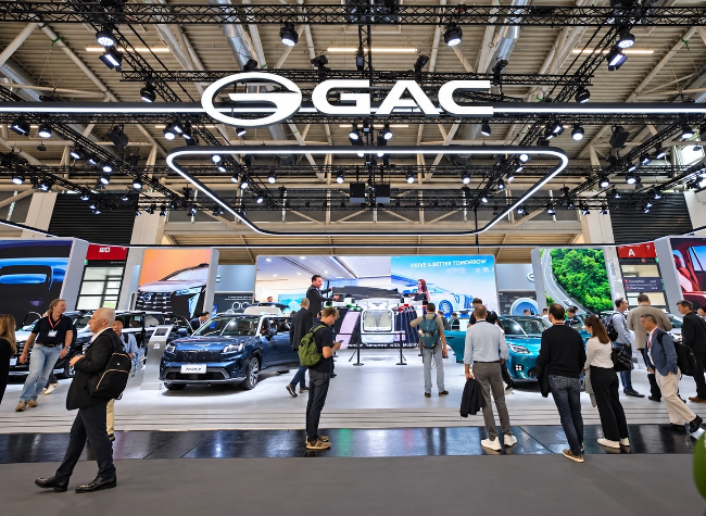 Two Chinese Auto Giants Deepen Ties in Major Share Deal