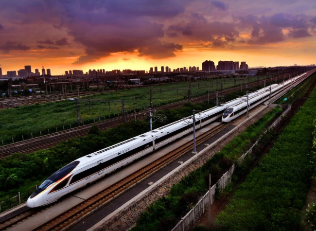 China Focus: China's Railway Construction Gains Strong Momentum as Jan.-Aug. Investment Rises