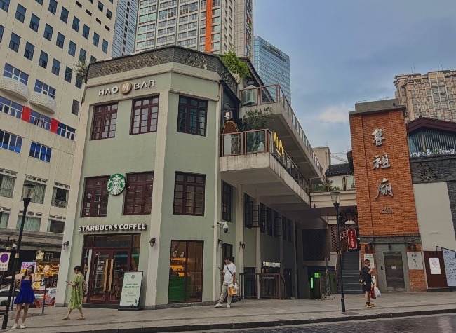 Chongqing Rolls Out New Measures to Build a Global Consumption Hub