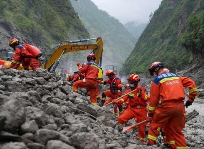 Mudslide Rescue Efforts Intensify in Xizang as Death Toll Rises to 16, With 546 Missing