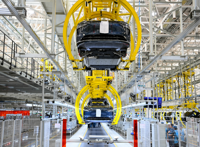 How is Chongqing's Automaker Seres Breaking into China's Luxury EV Market?