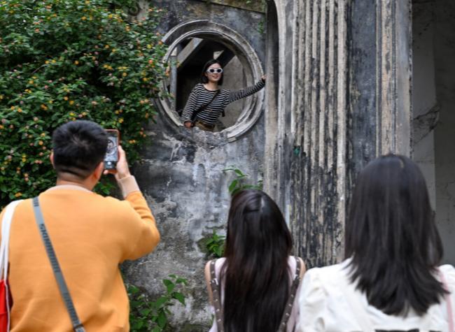 Chongqing's Revamped Back Alleys Take Center Stage This National Day