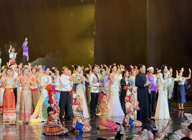 "Unity in diversity": Lancang-Mekong nations celebrate cultures at Xishuangbanna festival