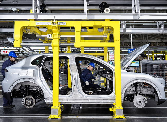 How Changan Cuts Costs to Bring Advanced EV Features to the Mass Market